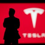 New,York,,Usa,,2.,October,2022:,Elon,Musk,Businessman,Silhouette - برفيلكس - brieflex تسلا تحقق طفرة في 2024.. 3 أسباب حققت الإنجاز غير المسبوق - برفيلكس - brieflex