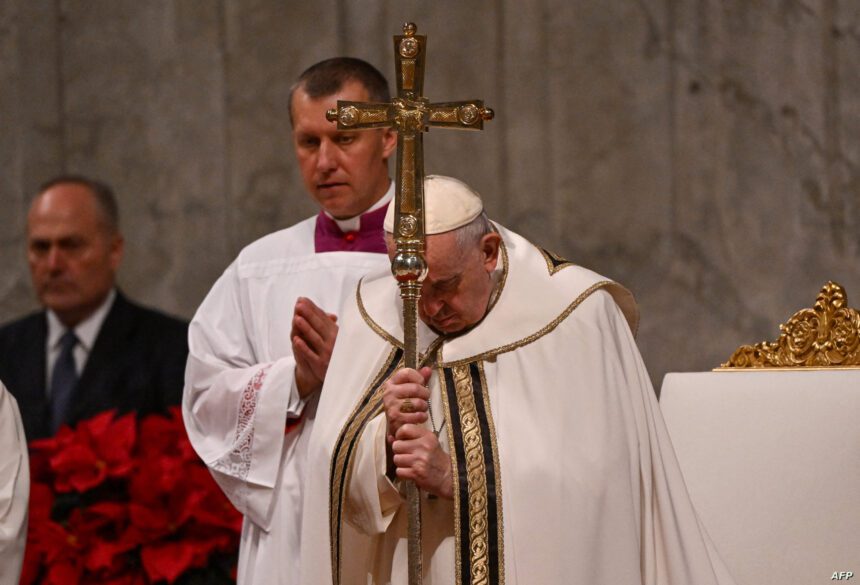VATICAN-RELIGION-CHRISTMAS-POPE - برفيلكس - brieflex الالتهاب الرئوي المزدوج.. ماذا نعرف عن مرض بابا الفاتيكان؟ - برفيلكس - brieflex
