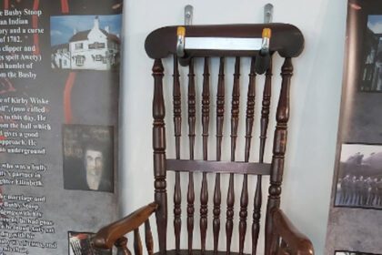 لوحات وأثاث منزلي.. 8 أشياء ملعونة يخشى الناس الاقتراب منها