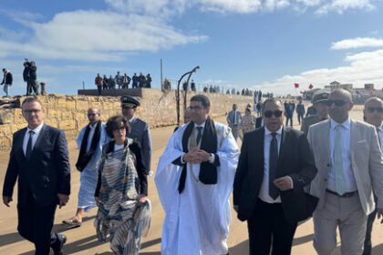 احتفاء مغربي وغضب جزائري.. ماذا وراء زيارة وزيرة الثقافة الفرنسية للصحراء الغربية؟