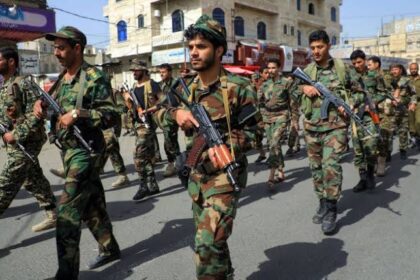 احتجاز الحوثيين لموظفي الأمم المتحدة.. ما التداعيات على الوضع الإنساني في اليمن؟