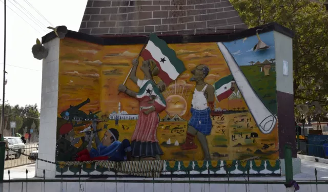 monument_in_hargeysajpg - برفيلكس - brieflex صوماليلاند.. نموذج القرن الأفريقي للاستقرار والتنمية رغم التحديات - برفيلكس - brieflex