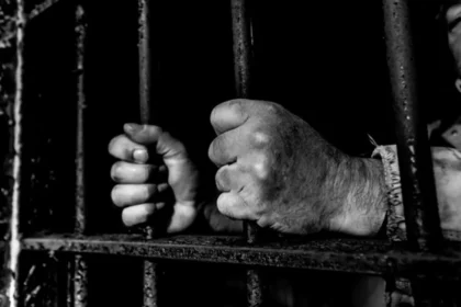 معتقلون في تونس يتعرضون لتدهور صحي.. ما الذي يحدث داخل السجون؟