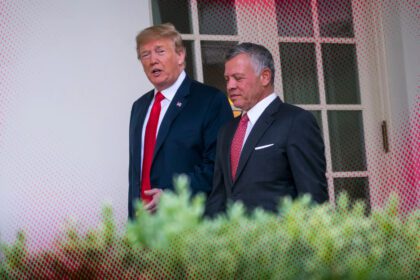 ملك الأردن بين مطرقة ترامب وسندان الشارع الفلسطيني