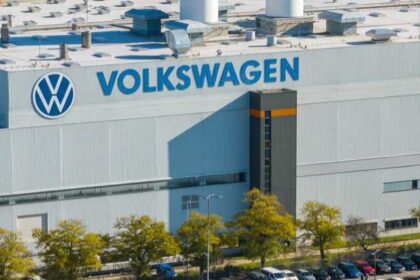 المنافسة الصينية تضغط على فولكسفاغن.. تراجع الأرباح وإعادة الهيكلة