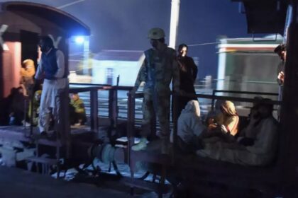 مذبحة على القضبان وتصعيد خطير في بلوشستان الباكستانية.. ما القصة؟